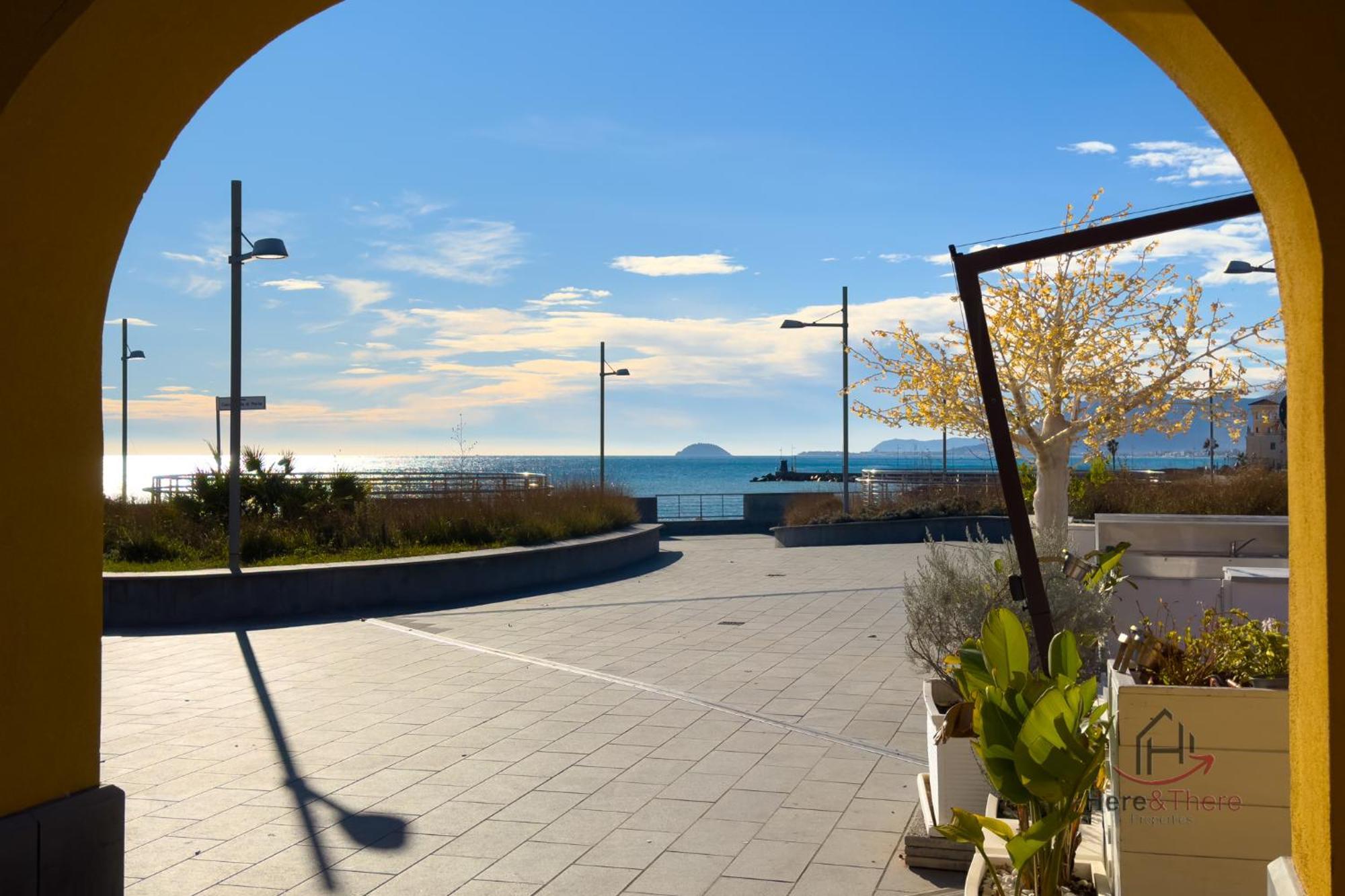 Balcony And Garage - Beaches 5Min Away - Smart Tv Loano Buitenkant foto